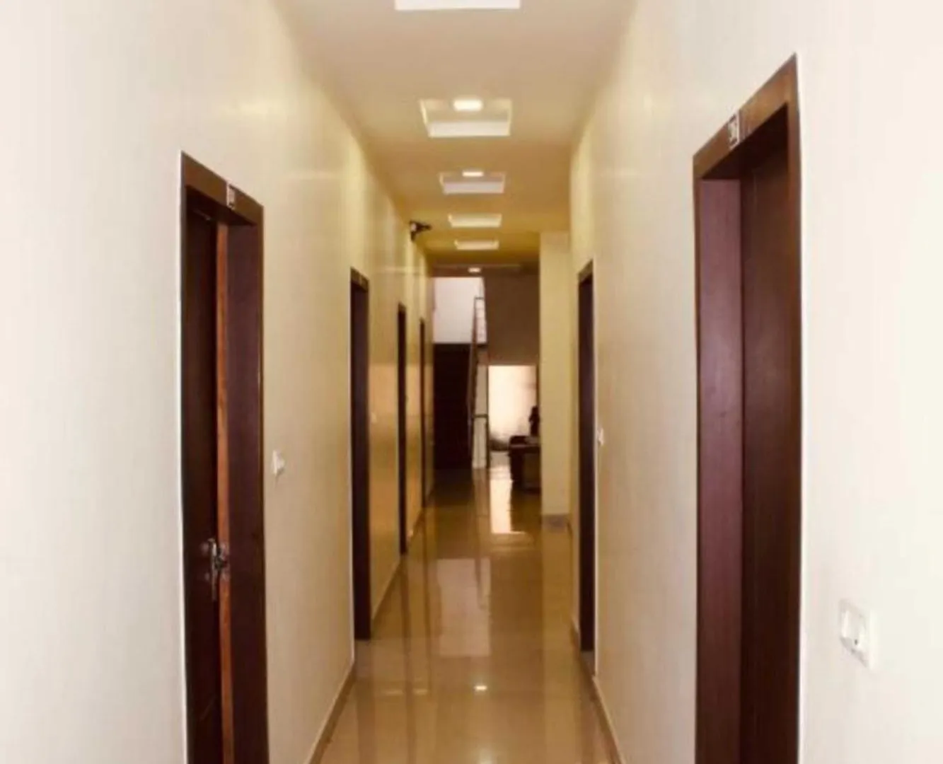 Hotel Kashi In Rajghat ! Varanasi - Offers Luxurious Rooms And Fully Air - Conditioned Hotel With Lift And Wifi Facility 0*,  Indie