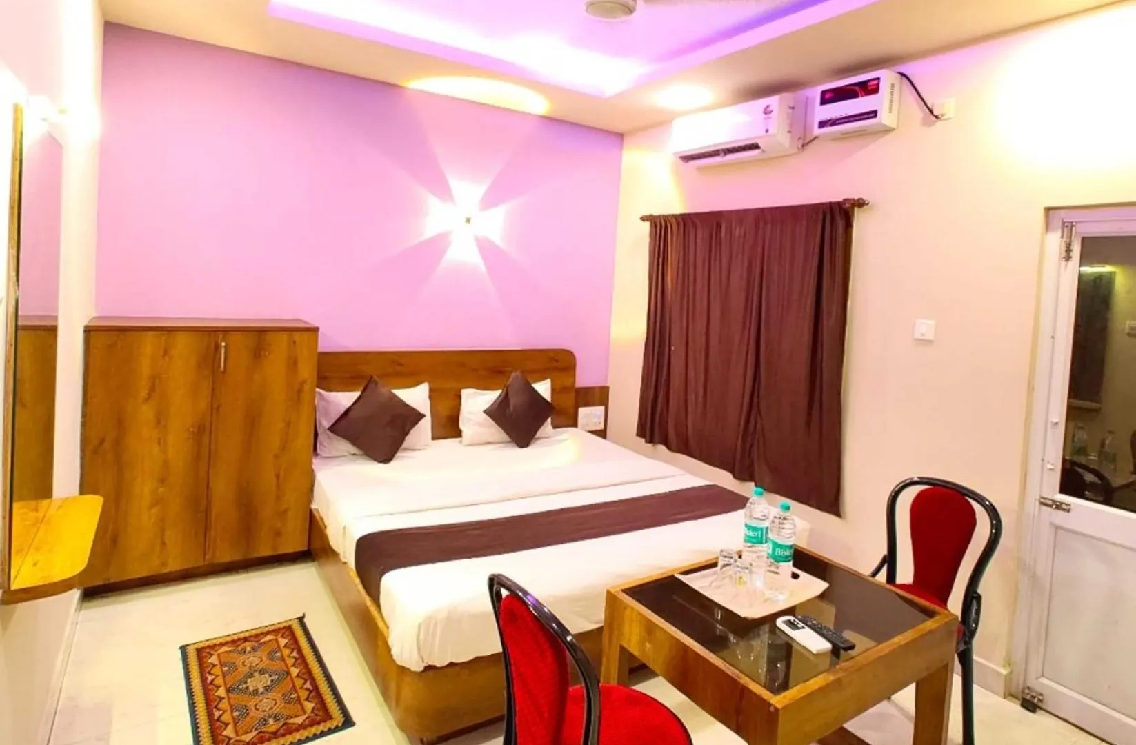 Hotel Kashi In Rajghat ! Varanasi - Offers Luxurious Rooms And Fully Air - Conditioned Hotel With Lift And Wifi Facility Indie