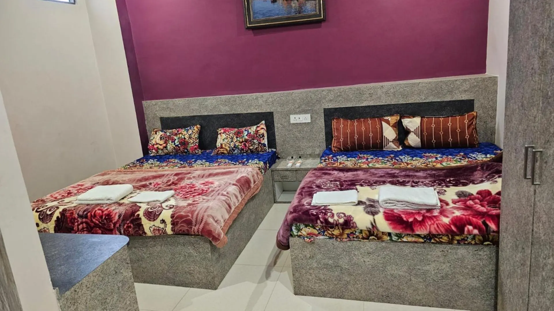 Hotel Kashi In Rajghat ! Varanasi - Offers Luxurious Rooms And Fully Air - Conditioned Hotel With Lift And Wifi Facility 0*,  Indie