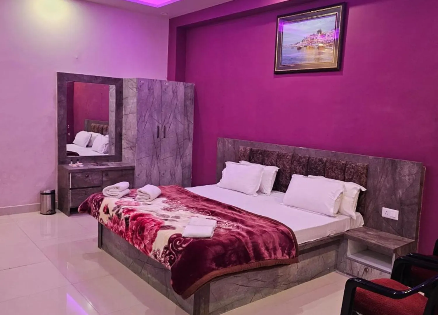 Hotel Kashi In Rajghat ! Varanasi - Offers Luxurious Rooms And Fully Air - Conditioned Hotel With Lift And Wifi Facility