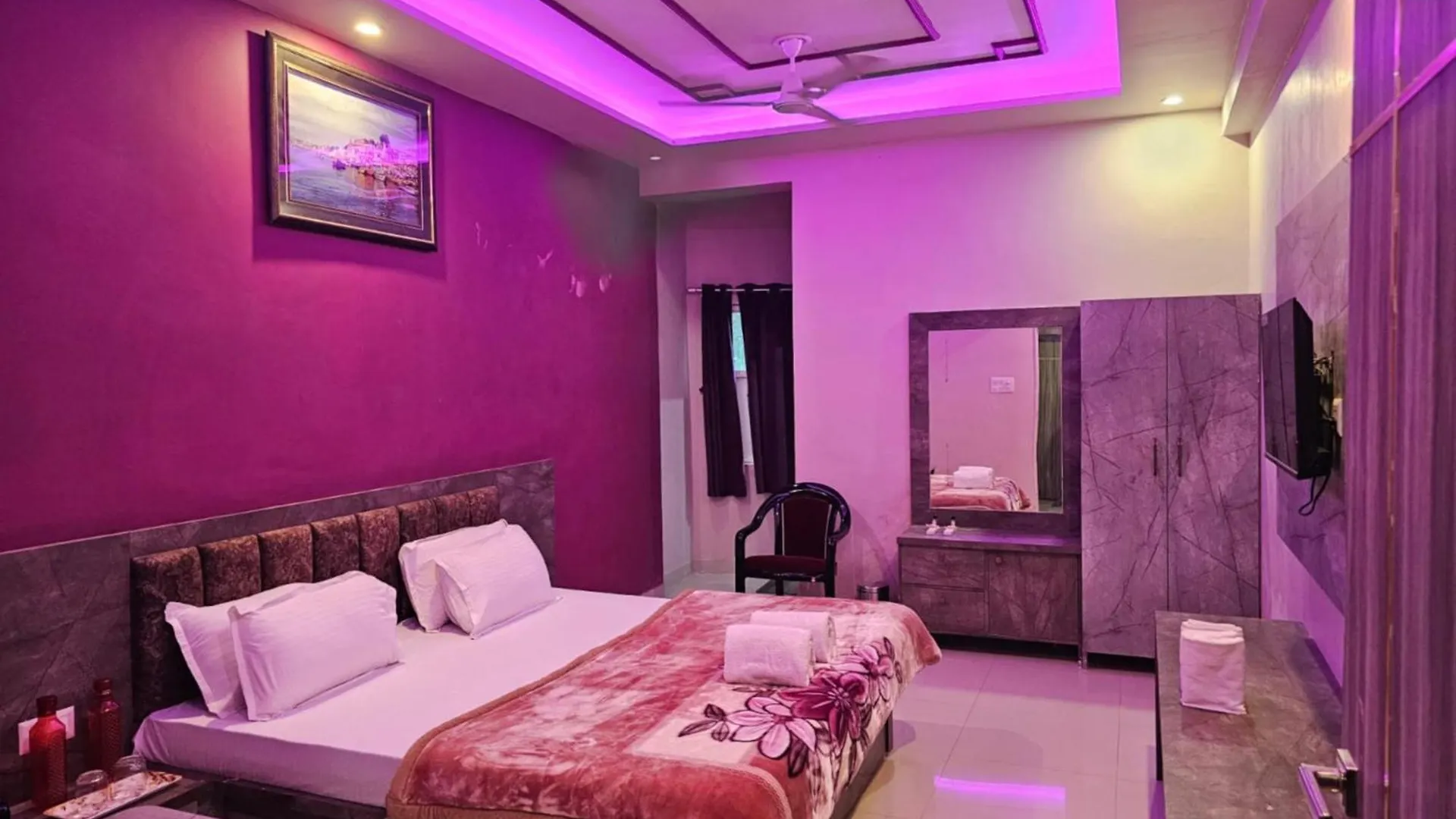 Hotel Kashi In Rajghat ! Varanasi - Offers Luxurious Rooms And Fully Air - Conditioned Hotel With Lift And Wifi Facility 0*,